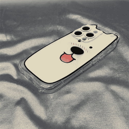  iPhone modelli telefonlaryň çeholy.
