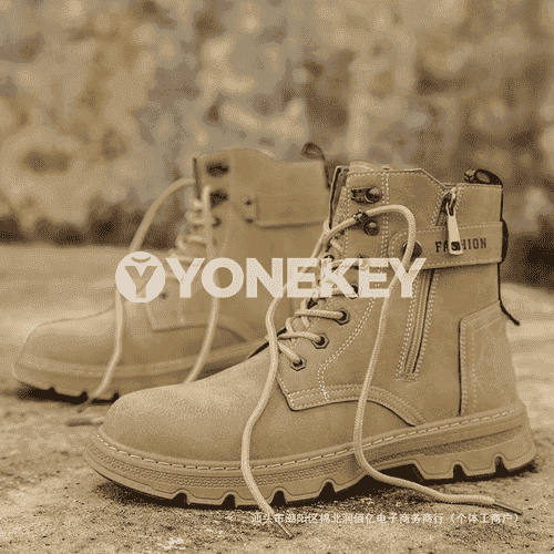 Erkekler üçin niýetlenen gyşda geýmäne aýagyňyza rahat suw geçirmeýän erkek aýakgaplar.