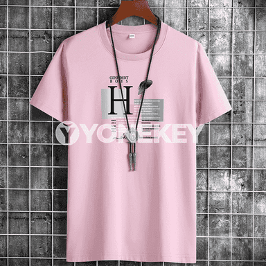 Erkekler üçin niýetlenilen ýeňi kelte futbolka.