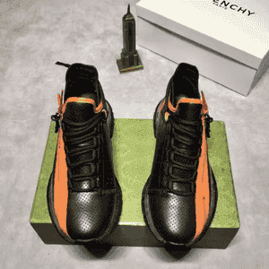 GIVENCHY brendli erkekler üçin krasowka. 