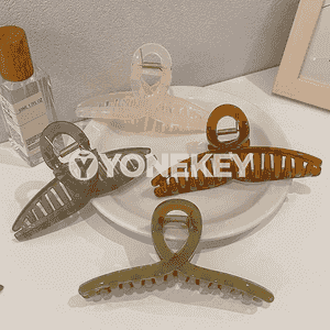 Ýalpyldawuk reňkli saç gysgyçlary