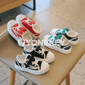 Çagalar üçin “Velcro” kanwa aýakgaplary